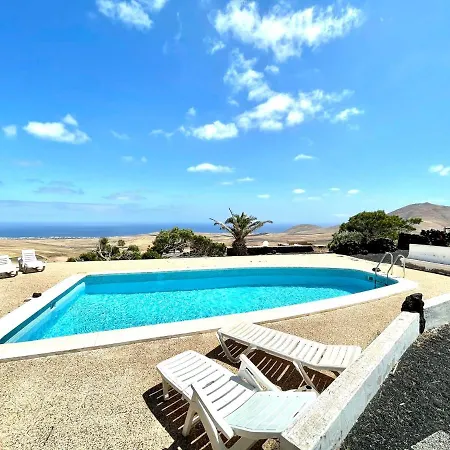 Apartamento D Con Wifi, Piscina Y Vista Espectacular Uga