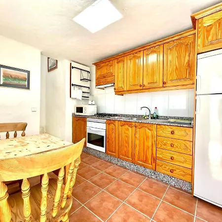 Apartamento D Con Wifi, Piscina Y Vista Espectacular Uga