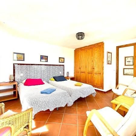 Apartamento D Con Wifi, Piscina Y Vista Espectacular Uga